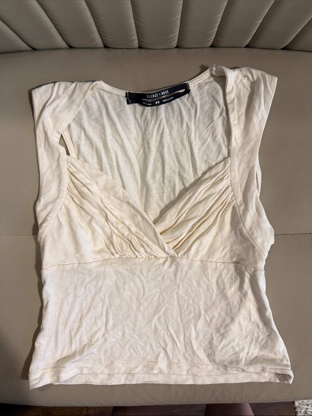 silence + noise Cream Ruched V-Neck Cap Sleeve Top